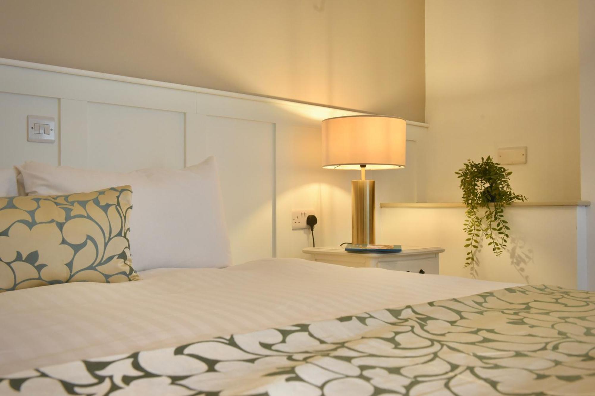 The Lough & Quay Accommodation Town Centre Warrenpoint Eksteriør billede